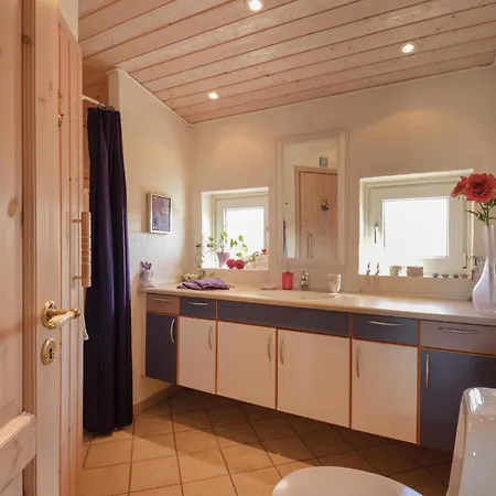 Dom wakacyjny Beautiful In With Kitchen